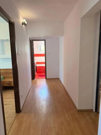 Apartament cu 4 camere decomandat în Tudor