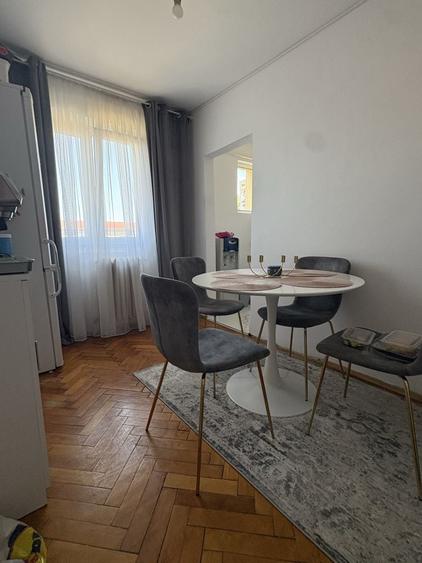 Apartament cu 3 camere semidecomandat în Șagului