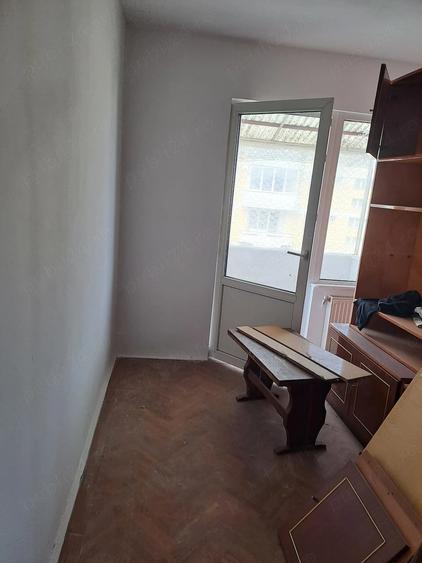 Apartament cu 2 camere semidecomandat în Ciucului