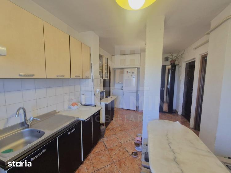 Apartament cu 3 camere semidecomandat în Lăpuș Argeș
