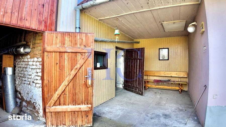 Casă cu 4 camere cu Teren 1622 Mp în Central