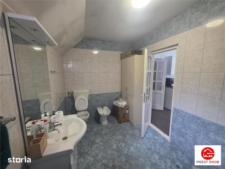 Spațiu comercial, de 80 mp, în Rovinari