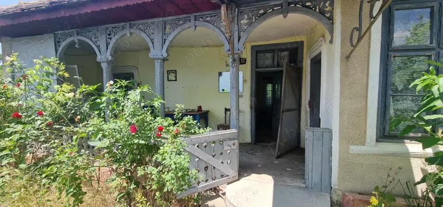 Casă cu 3 camere cu Teren 1853 Mp în Devesel