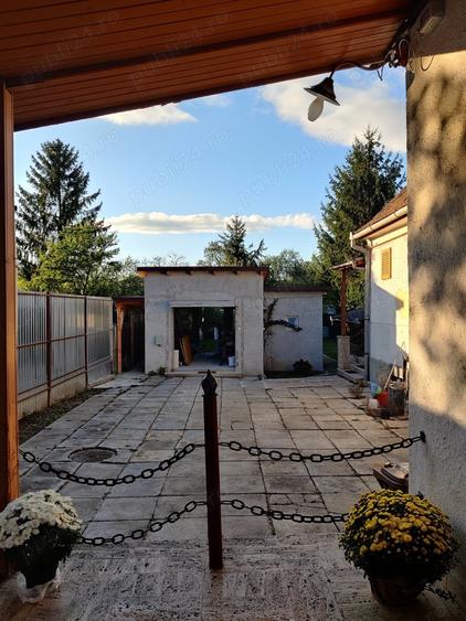 Casă cu 4 camere în Piața Cluj