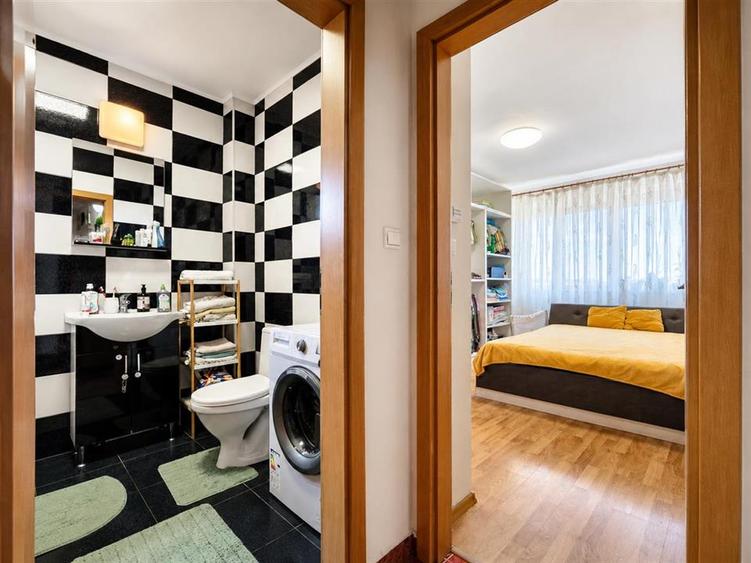 Apartament cu 2 camere decomandat în Sânmartin