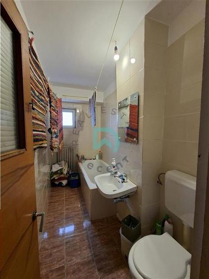 Apartament cu 3 camere decomandat în Răcădău