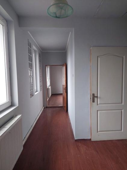 Casă individuală cu 5 camere cu Teren 1360 Mp în Dascălu