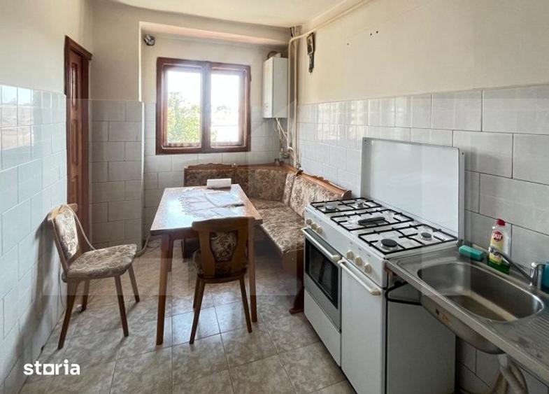 Apartament cu 3 camere decomandat în Copălău