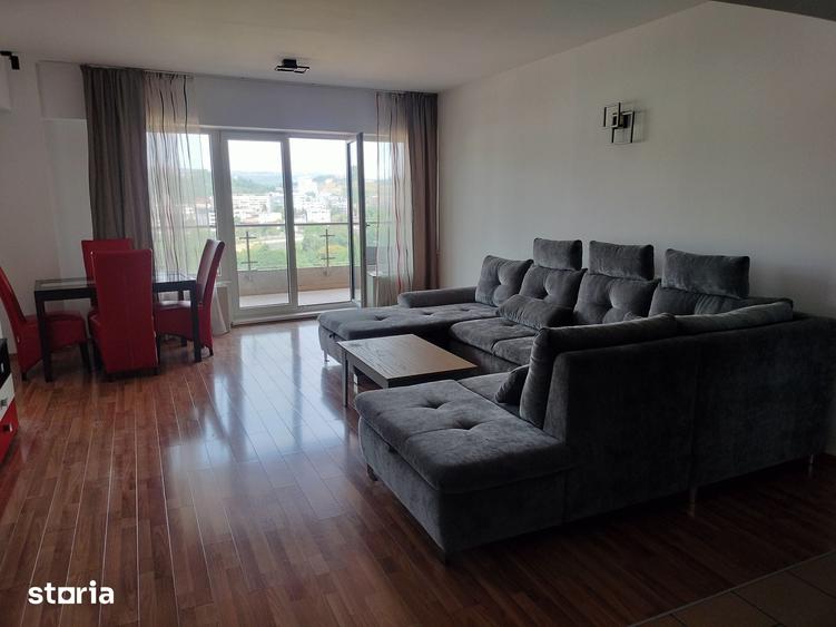 Apartament cu 3 camere în Plopilor