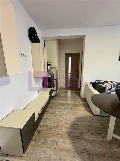 Apartament cu 2 camere decomandat în Aeroport