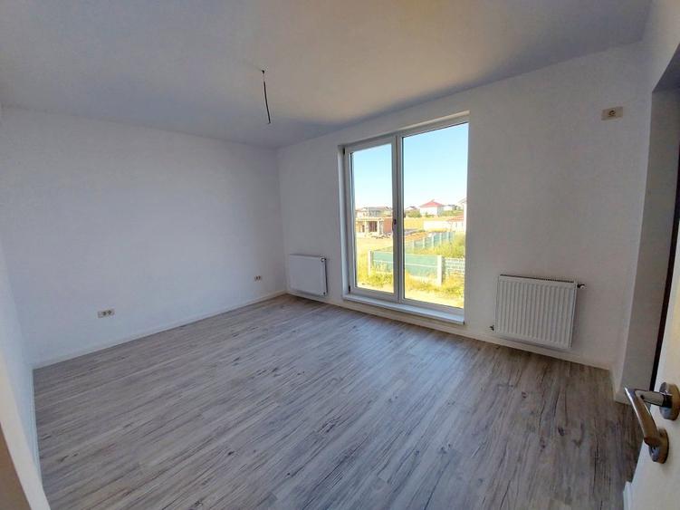 Casă individuală cu 4 camere cu Teren 305 Mp în Domnești