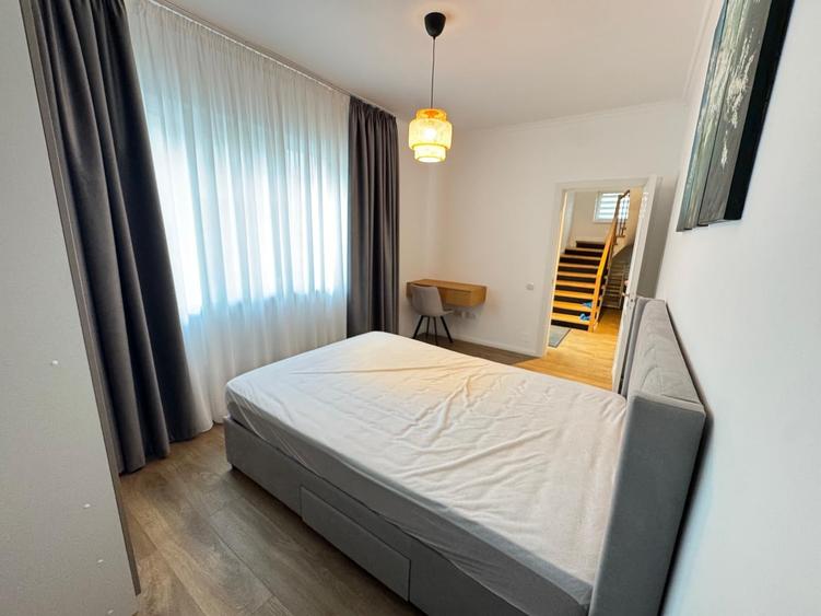 Duplex cu 5 camere cu Canalizare în Florești