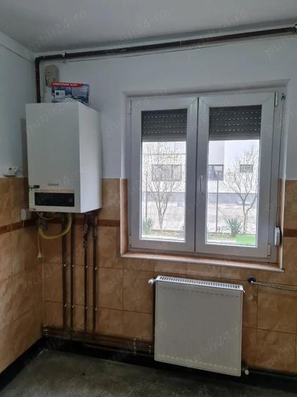 Apartament cu 3 camere semidecomandat în Boul Roșu