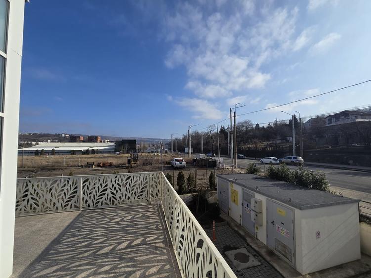 Spațiu comercial, de 100 mp, în Bucium