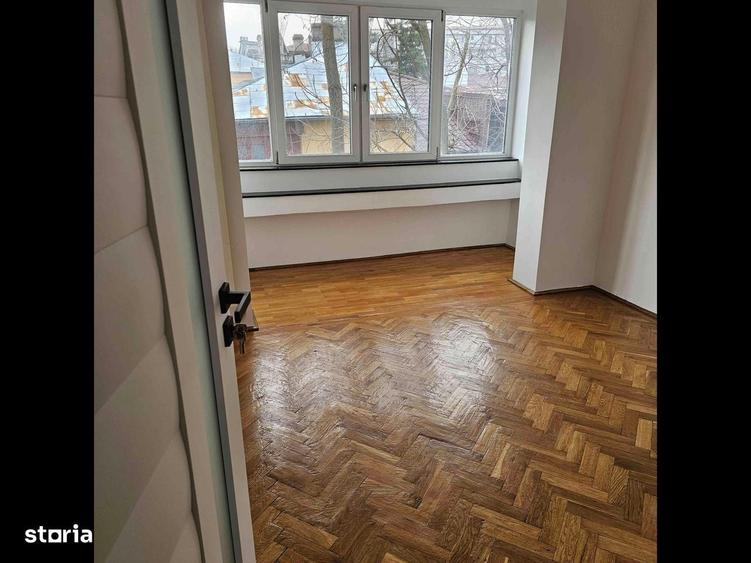Apartament cu 4 camere în Central