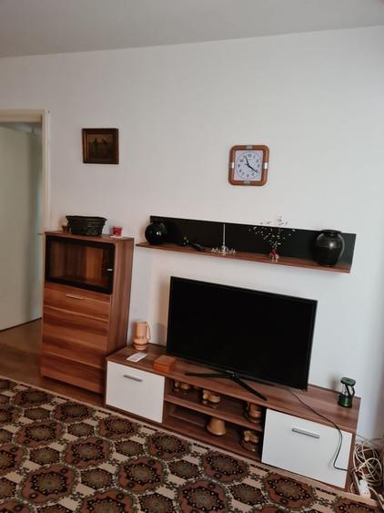 Apartament cu 2 camere semidecomandat în Drumul Carului
