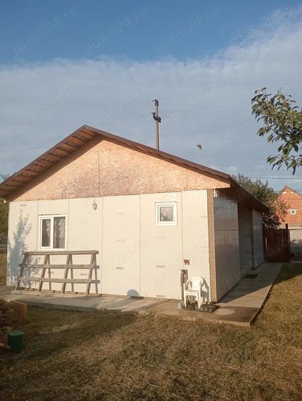 Casă cu 2 camere cu Teren 719 Mp în Central