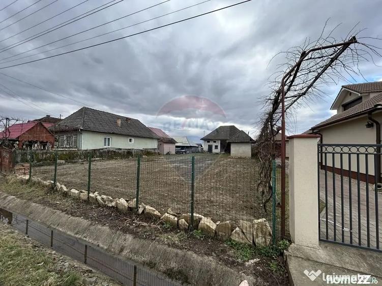 Casă cu 3 camere cu Teren 682 Mp în Sălsig