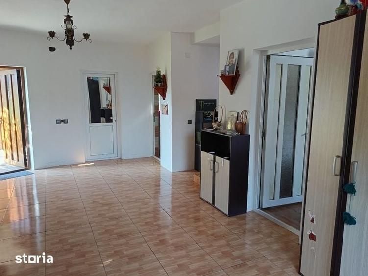 Casă cu 4 camere cu Teren 166 Mp în Valu lui Traian