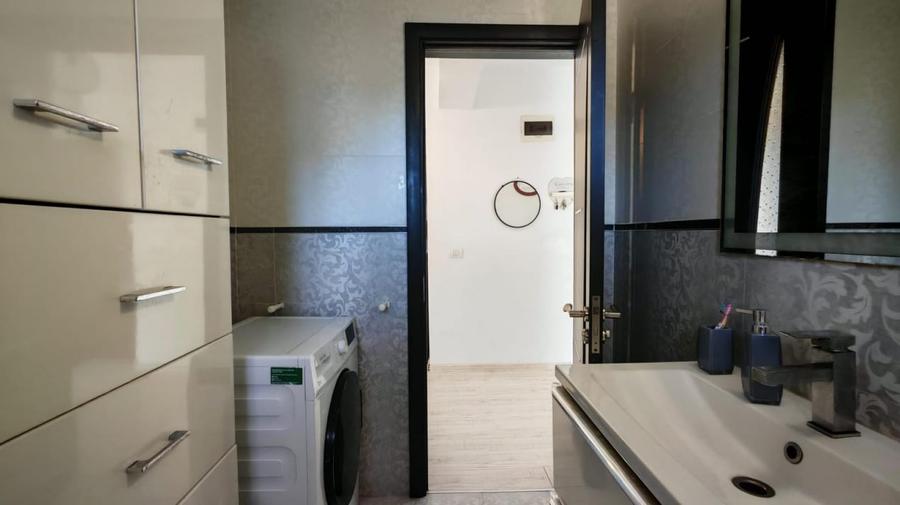 Apartament cu 2 camere decomandat, mobilat în Central