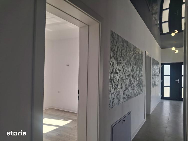 Casă cu 5 camere cu Teren 500 Mp în Bucium