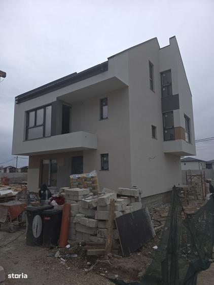 Casă cu 4 camere în Central