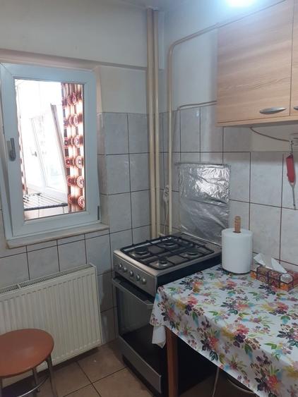 Garsonieră decomandată în Ostroveni