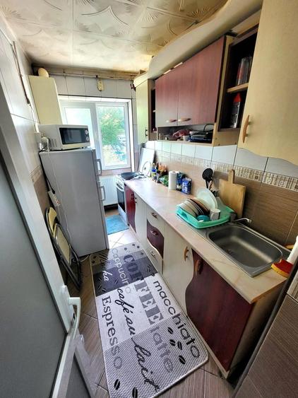 Inchiriez apartament in micro 6 - 6