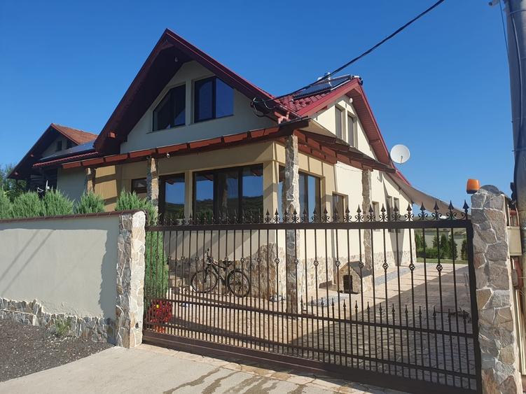 Casă cu 4 camere cu Teren 510 Mp în Bejan