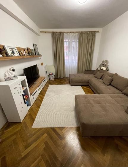 Apartament cu 2 camere decomandat, mobilat în Sălaj