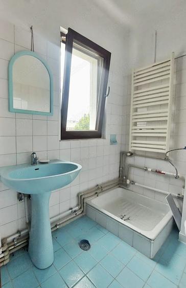 Apartament cu 3 camere decomandat în Primăverii