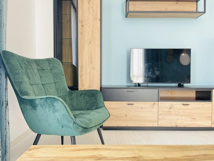 Apartament cu 2 camere semidecomandat, mobilat în Take Ionescu