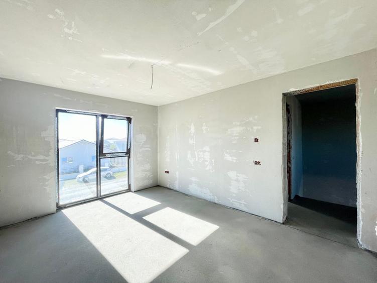 Duplex cu 4 camere cu Canalizare în Moșnița Veche