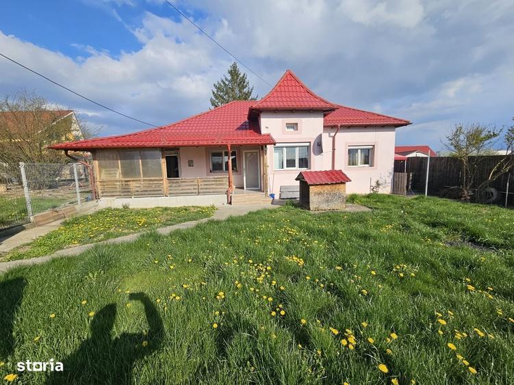 Casă cu 3 camere în Viișoara