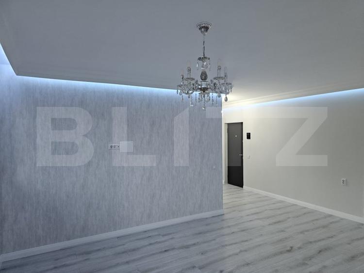 Apartament cu 3 camere semidecomandat în Exterior Nord