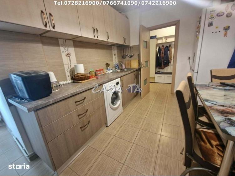 Apartament cu 4 camere decomandat în Central