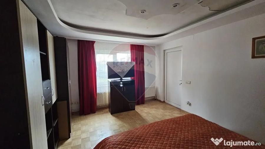 Casă cu 5 camere cu Teren 526 Mp în Chilișeni