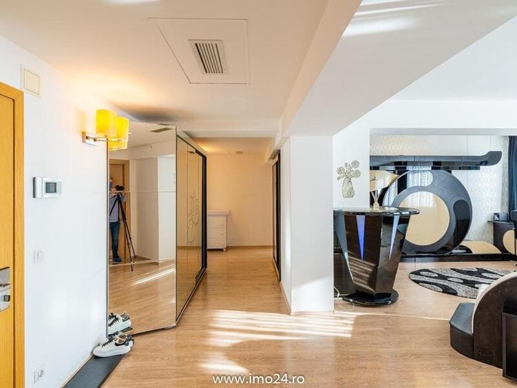 Apartament cu 3 camere decomandat în Vitan-Bârzești