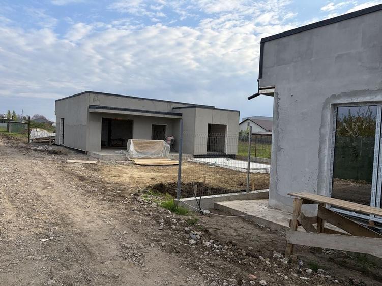 Casă cu 4 camere în Central