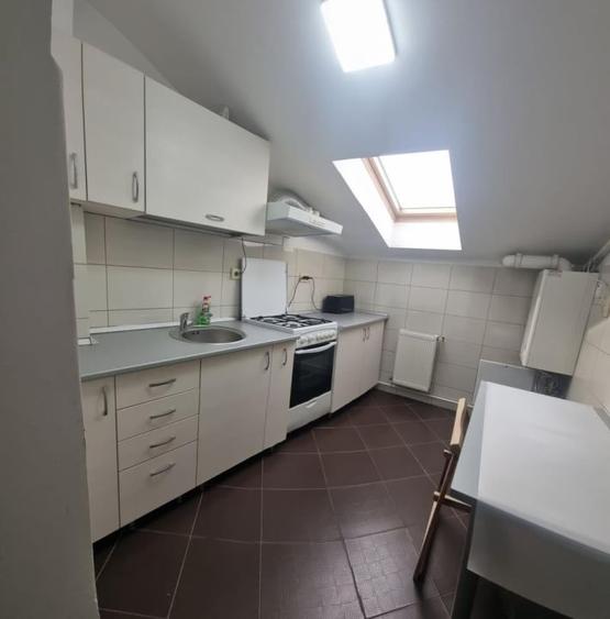 Apartament cu 2 camere decomandat, mobilat în Florești