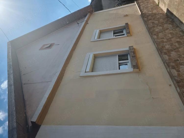 Casă cu Teren 637 Mp în Lovrin