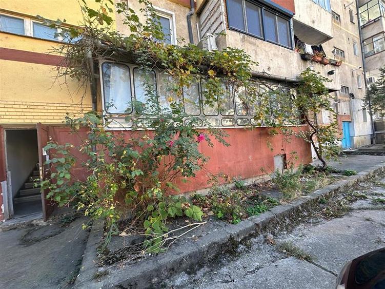 Apartament cu 3 camere decomandat, mobilat în Luncă