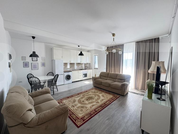 Apartament cu 3 camere decomandat, mobilat în Torontalului