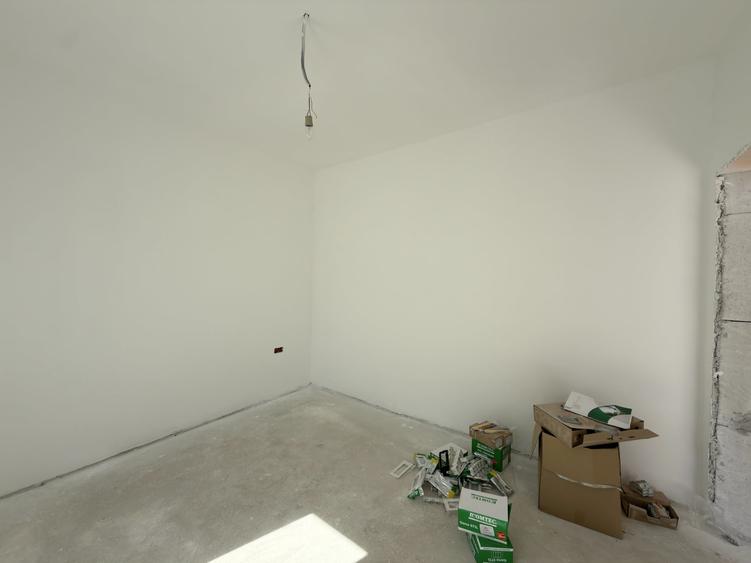 Duplex cu 3 camere cu Canalizare în Utvin