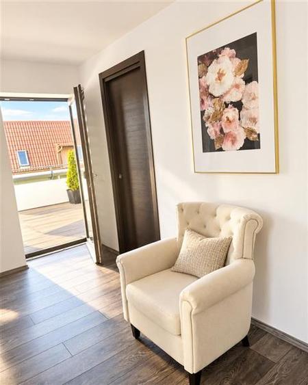 Penthouse cu 2 camere decomandat, mobilat în Tractorul