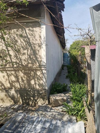 Casă cu 3 camere în Hârșova