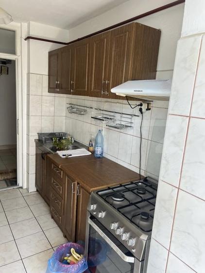 Apartament cu 3 camere decomandat, mobilat în Canta