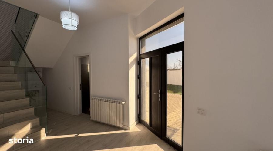 Casă cu 3 camere în Bordei