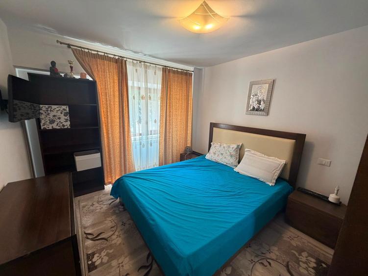 Apartament cu 3 camere decomandat în Babadag