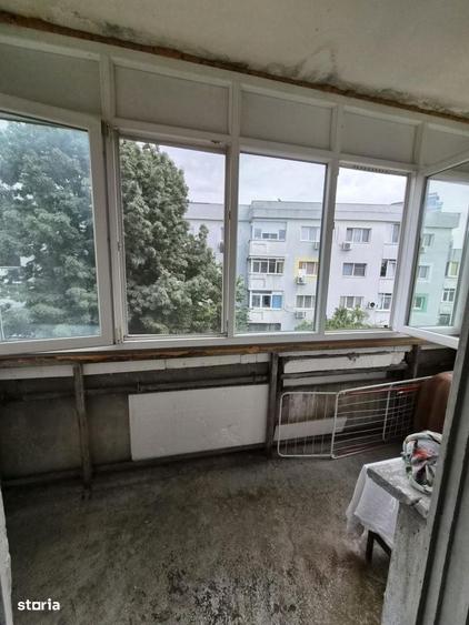 Apartament cu 3 camere decomandat în Aviației